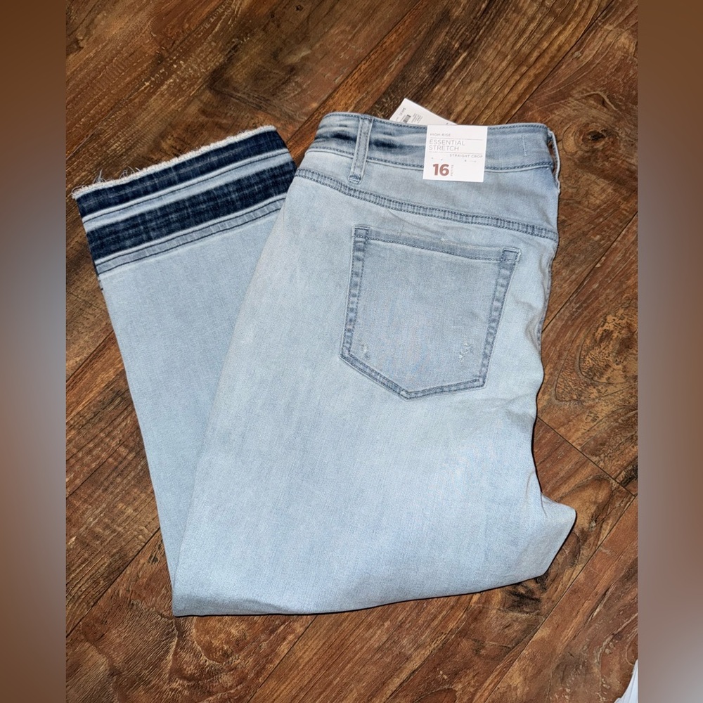 Lane Bryant NWT size 16 capri jeans